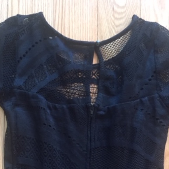 Vintage BCBGeneration Lace Knit Peplum Black Mini Dress - Size 0 - Picture 6 of 9